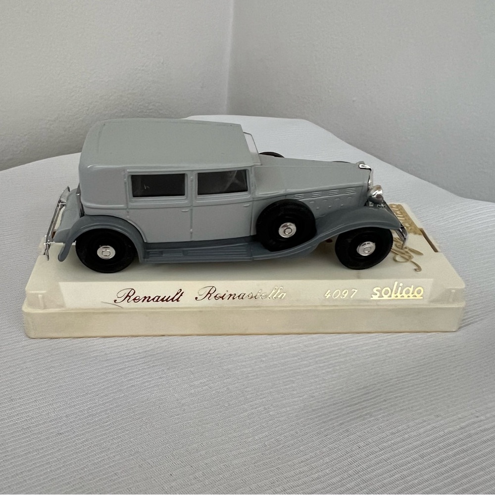 🍋 Solido Renault Reinastella 4097 Die Cast Car